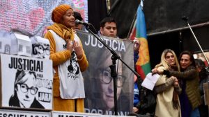 Miles de personas le reclamaron al Gobierno escuelas seguras, a un año de la explosión en Aguada San Roque
