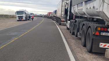 Transportistas levantaron los cortes en la región y mañana se reúnen con el Gobierno