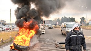Qué reclaman los transportistas de Río Negro que este miércoles vuelven a las rutas