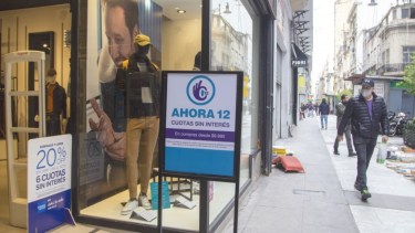 Ahora 12 | Entre los rubros más vendidos, se encuentran indumentaria, electrodomésticos y materiales para la construcción. 