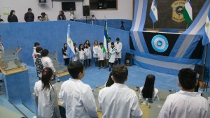 En Viedma la promesa de lealtad a la bandera se realizó en el recinto de la Legislatura