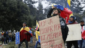 Guillermo Lasso reduce los precios de combustibles en Ecuador acosado por las protestas y el Congreso