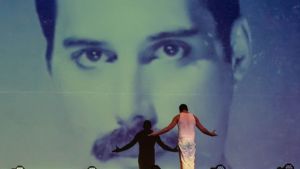 Comienza la gira de Hernán Piquín por la región con su espectáculo sobre Freddie Mercury