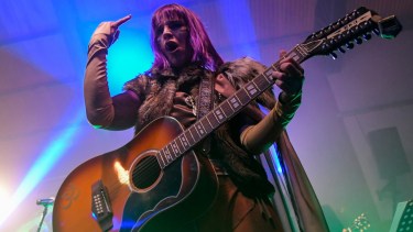 Fabiana Cantilo se presentó e el gimnasio de María Auxiliadora en Bariloche. Foto: gentileza Natalia Ibañez