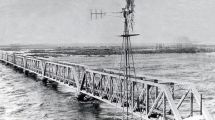 Imagen de El telégrafo y un aire comprimido, claves para que el puente de Neuquén no fuera arrastrado por la corriente