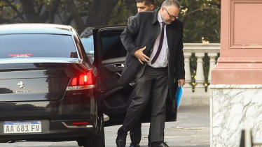  Kulfas le llevó personalmente ayer la carta de renuncia al Presidente Alberto Fernández.  