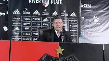 Marcelo Gallardo en la conferencia de prensa después de perder contra Colón en Santa Fe. 