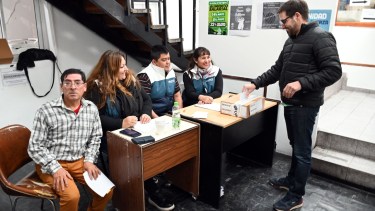 El acto eleccionario se realizó en las distintas dependencias oficiales. Foto: Marcelo Ochoa.