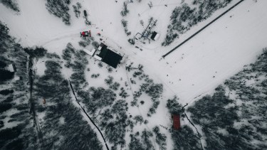 El Lago Hermoso Ski & Resort está ubicado a 35 kilómetros de San Martín de los Andes, todo por asfalto. Fotos gentileza Lago Hermoso.