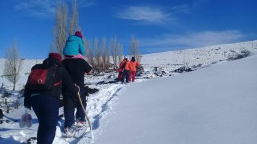 El operativo logró que la nena y su mamá pudieran ser llevadas al hospital de Junín de los Andes. (https://www.facebook.com/norberto.ocares)