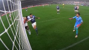 Así fue el diálogo entre el VAR y el árbitro Tobar en el gol anulado a Suárez