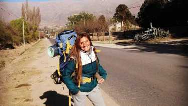 El comienzo de la aventura. En el 2017 empezó a viajar Ailin.. Acá en Tafí del Valle, Tucumán. "Mi cara con ojos achinados por el sol muestra la felicidad que tenía en ese momento". En septiembre del 2020 arrancó el viaje por la Patagonia. 