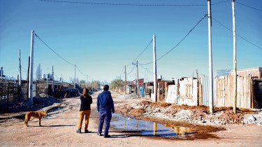 Limpieza e instalaciones intradomiciliarias forman parte de las tareas exigidas a los beneficiarios.