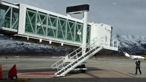 La Cámara de Turismo de Bariloche se opone a una nueva tasa a los pasajes para viajar en avión