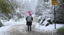 Imagen de Nieve en Bariloche: suspenden las clases también en el turno tarde y noche