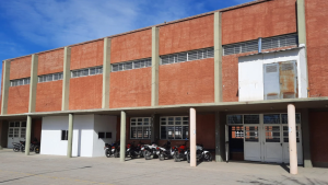 Tomaron una escuela en Senillosa para reclamar que se finalicen las obras