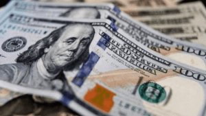 $316,38 para el dólar Qatar en su primer día, mientras que el Blue cerró a $291