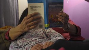 Buscan personas que cuiden transitoriamente a dos hermanos en Neuquén
