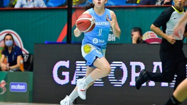 Gianella Espedale es una de las promesas del básquet femenino de Neuquén.