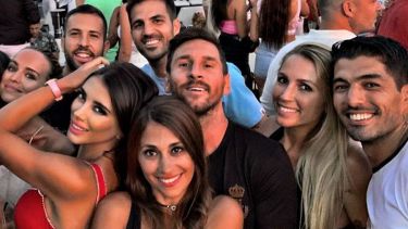 Messi se encuentra en Ibiza con Antonela y amigos, disfrutando del receso.-