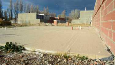 En muchos casos solo se construyó la platea y no hubo más respuesta de la empresa constructora.  (Foto Andrés Maripe)