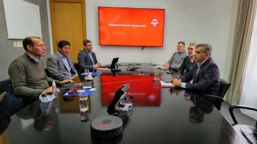 En la reunión hicieron foco sobre todo al norte y centro oeste de la provincia, para mejorar la conectividad digital y comunicaciones. Foto: Gentileza prensa provincial