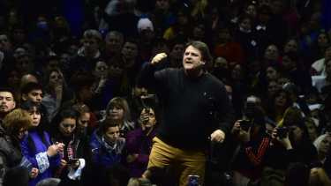 En medio de una multitud azul, Gaido lanzó su reelección a intendente de Neuquén