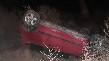 Un conductor se quedó dormido y volcó en la Ruta 7, en Añelo
