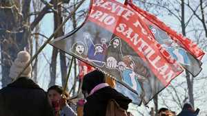 Organizaciones sociales se movilizaron hoy a la sede del municipio de Cipolletti