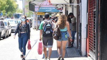 Hay menos comercios inactivos en Neuquén, pero más en los shoppings y el bajo de la ciudad. Foto: archivo Florencia Salto.
