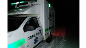 Dar a luz en una ambulancia rodeada de nieve: en Pilcaniyeu asistieron un parto durante el traslado