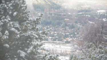 La ciudad amaneció cubierta de nieve y se pudo disfrutar desde los miradores. Foto: Patricio Rodríguez