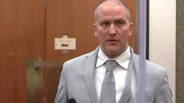 Expolicía que mató a George Floyd fue sentenciado a más de 20 años por violar sus derechos civiles