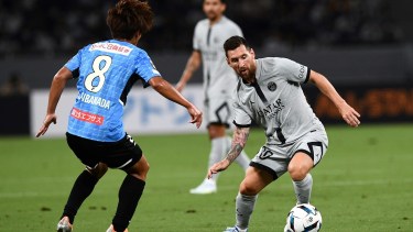 Messi luciendo la nueva camiseta de PSG. Foto: AFP | Télam 