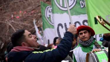 El aumento para los estatales de Neuquén será el tercero en lo que va del año. Foto: Matías Subat.