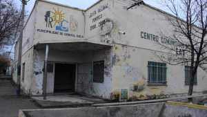 Sobre un antiguo edificio de Roca, construyen un nuevo Centro Integrador Municipal