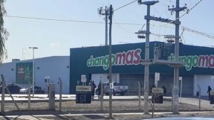 Incidentes y detenidos tras intento de saqueo en un supermercado de San Juan