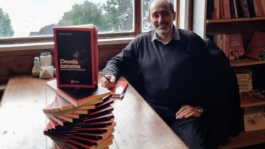 Sergio Suárez es doctor en Físico y presentó su primera novela social. Foto: gentileza
