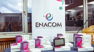 La entrega de las tablets comenzó este lunes en Viedma. Foto archivo.