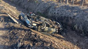 El accidente se produjo cerca de las cuatro de la mañana a la altura de la chacra 125. Fotos gentileza El Diario de Allen