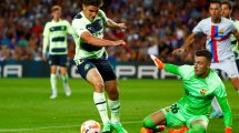 Imagen de Julián Álvarez aprovechó un blooper y anotó en el empate 3-3 del City y Barcelona