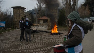 La protesta se llevó a cabo en el Hotel Beluno en Península San Pedro. Foto: Marcelo Martínez