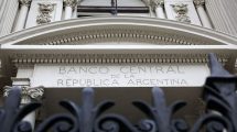 Imagen de Se aceleró la caída de reservas y hay alerta en el equipo de Sergio Massa