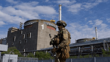 Rusia y Ucrania se acusan mutuamente de bombardear la central nuclear de Zaporiyia. Foto: AFP 