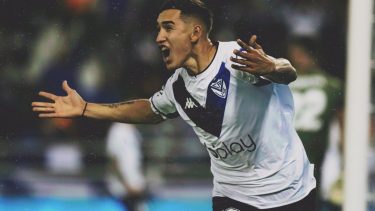 Julián Fernández, de 18 años, marcó el gol del triunfo para Vélez.