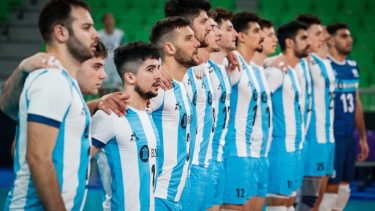 Argentina perdió con Irán en el debut y hoy necesita ganar. (Foto: @Voley_FeVA)
