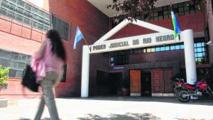Compró un auto por licitación en Viedma, pero la concesionaria se lo secuestró por una deuda