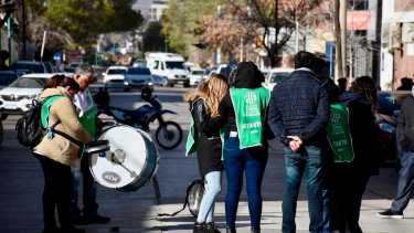 Aseguran que contratan a familiares y amigos en un organismo público de Neuquén