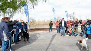El paseo costero cobra fuerza en Valentina sur, en el límite oeste de Neuquén