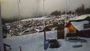 Malestar por una gran congestión de vehículos a la salida del Cerro Chapelco